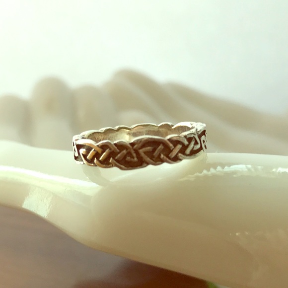 Jewelry - Celtic Band Ring